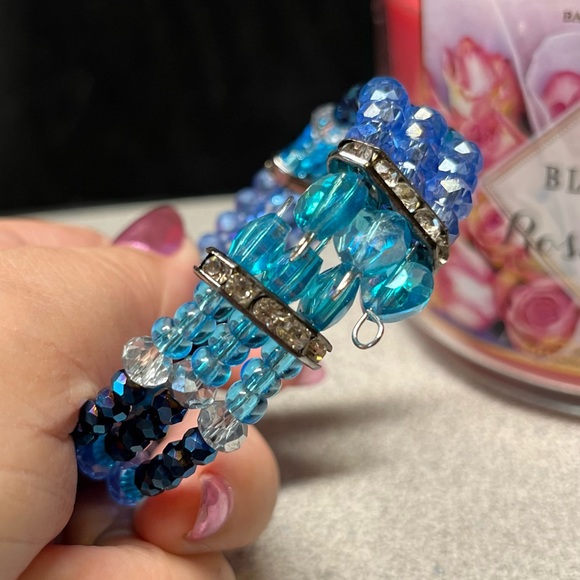 Victorian look blues and silver cuff -stunning - Picture 4 of 7